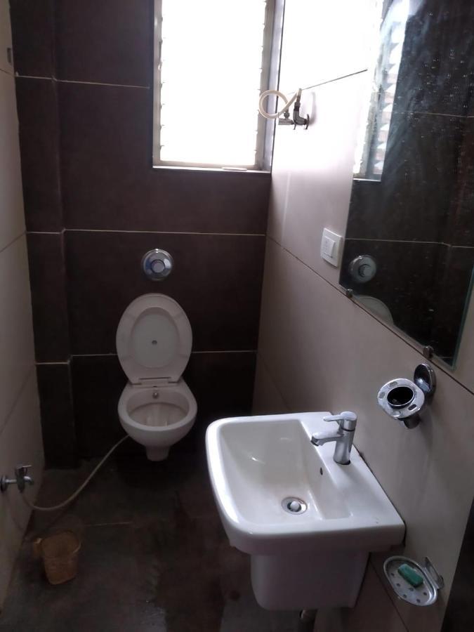 Hotel Kiran Miraj Ngoại thất bức ảnh
