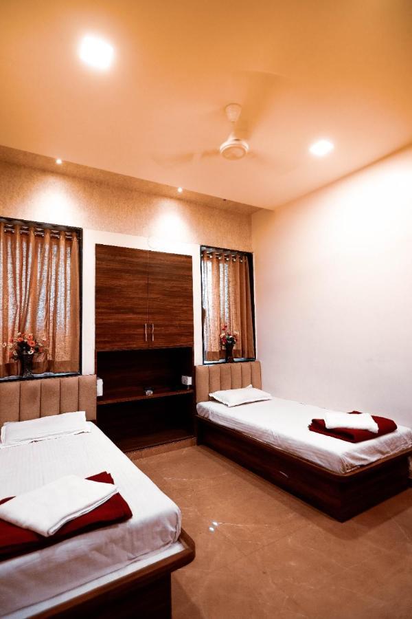Hotel Kiran Miraj Ngoại thất bức ảnh